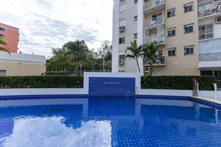 Apartamento à venda com 72m², 3 quartos e 2 vagas Apartamento à venda com 72m², 3 quartos e 2 vagasÁrea comum - Piscina