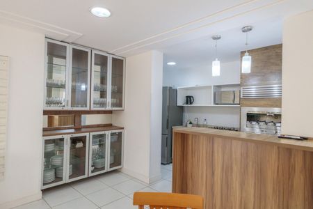 Apartamento à venda com 72m², 3 quartos e 2 vagas Apartamento à venda com 72m², 3 quartos e 2 vagasÁrea comum - Salão de festas