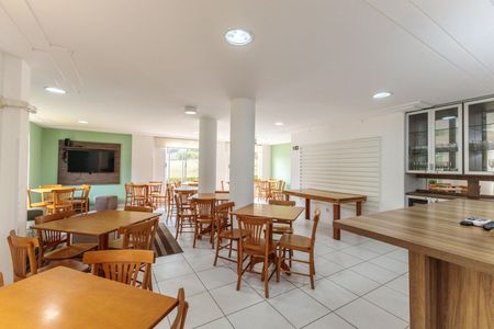 Apartamento à venda com 72m², 3 quartos e 2 vagas Apartamento à venda com 72m², 3 quartos e 2 vagasÁrea comum - Salão de festas