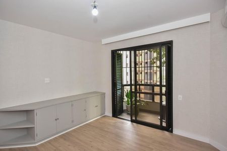 Apartamento à venda com 245m², 4 quartos e 4 vagas Apartamento à venda com 245m², 4 quartos e 4 vagasSuíte 2