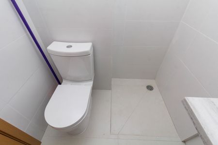 Apartamento à venda com 81m², 2 quartos e 2 vagas Apartamento à venda com 81m², 2 quartos e 2 vagasBanheiro da Suíte 2