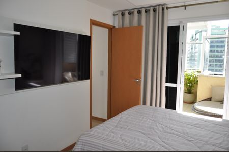 Apartamento à venda com 150m², 4 quartos e 3 vagasSuíte 2