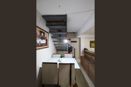 Casa à venda com 300m², 2 quartos e 2 vagas Casa à venda com 300m², 2 quartos e 2 vagasSala de estar e Jantar