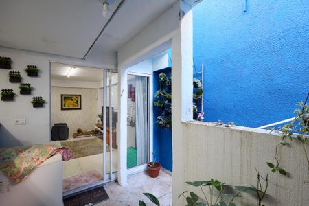 Casa à venda com 300m², 2 quartos e 2 vagas Casa à venda com 300m², 2 quartos e 2 vagasQuintal