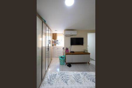 Casa à venda com 300m², 2 quartos e 2 vagas Casa à venda com 300m², 2 quartos e 2 vagasQuarto 1 suíte