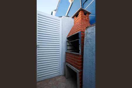 Casa à venda com 300m², 2 quartos e 2 vagas Casa à venda com 300m², 2 quartos e 2 vagasQuintal churrasqueira