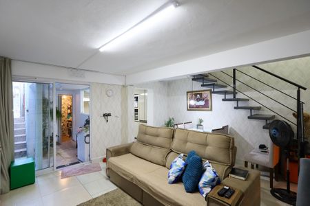 Casa à venda com 300m², 2 quartos e 2 vagas Casa à venda com 300m², 2 quartos e 2 vagasSala de estar e Jantar