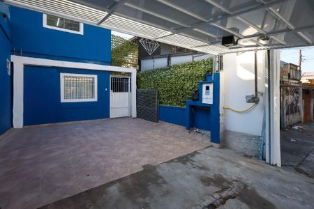 Casa à venda com 300m², 2 quartos e 2 vagas Casa à venda com 300m², 2 quartos e 2 vagasFachada garagem