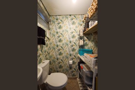 Casa à venda com 300m², 2 quartos e 2 vagas Casa à venda com 300m², 2 quartos e 2 vagasBanheiro de serviço