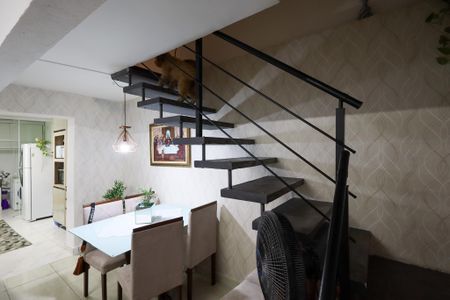 Casa à venda com 300m², 2 quartos e 2 vagas Casa à venda com 300m², 2 quartos e 2 vagasSala de estar e Jantar