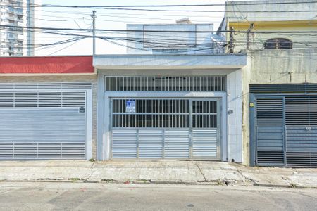 Casa à venda com 160m², 3 quartos e 2 vagas Casa à venda com 160m², 3 quartos e 2 vagasFachada