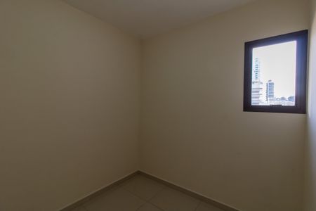 Apartamento à venda com 186m², 4 quartos e 2 vagas Apartamento à venda com 186m², 4 quartos e 2 vagasQuarto de Serviço