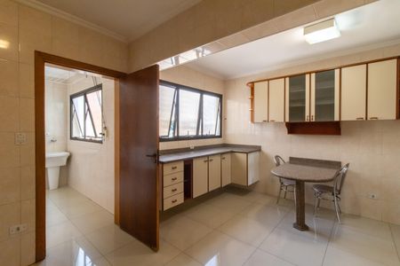 Apartamento à venda com 186m², 4 quartos e 2 vagas Apartamento à venda com 186m², 4 quartos e 2 vagasCozinha