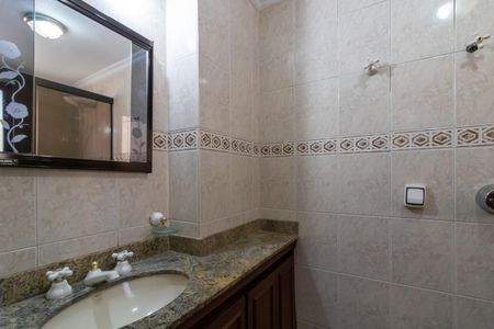 Apartamento à venda com 186m², 4 quartos e 2 vagas Apartamento à venda com 186m², 4 quartos e 2 vagasBanheiro do Quarto 2