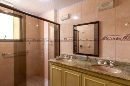 Apartamento à venda com 186m², 4 quartos e 2 vagas Apartamento à venda com 186m², 4 quartos e 2 vagasBanheiro do Quarto 1