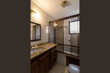 Apartamento à venda com 186m², 4 quartos e 2 vagas Apartamento à venda com 186m², 4 quartos e 2 vagasBanheiro