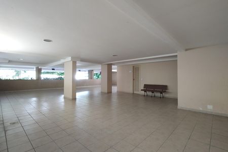 Apartamento à venda com 100m², 3 quartos e 2 vagas Apartamento à venda com 100m², 3 quartos e 2 vagasÁrea comum - Salão de festas