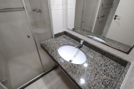 Apartamento à venda com 100m², 3 quartos e 2 vagas Apartamento à venda com 100m², 3 quartos e 2 vagasBanheiro Social
