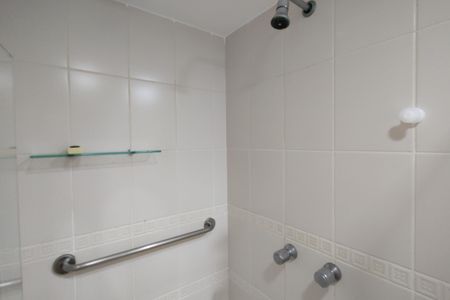 Apartamento à venda com 100m², 3 quartos e 2 vagas Apartamento à venda com 100m², 3 quartos e 2 vagasBanheiro Social