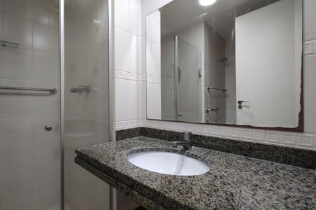 Apartamento à venda com 100m², 3 quartos e 2 vagas Apartamento à venda com 100m², 3 quartos e 2 vagasBanheiro Social