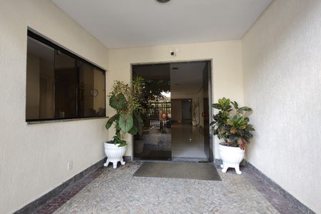 Apartamento à venda com 100m², 3 quartos e 2 vagas Apartamento à venda com 100m², 3 quartos e 2 vagasFachada e portaria