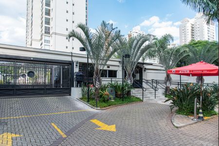 Apartamento à venda com 68m², 2 quartos e 1 vaga Apartamento à venda com 68m², 2 quartos e 1 vagaFachada e Portaria