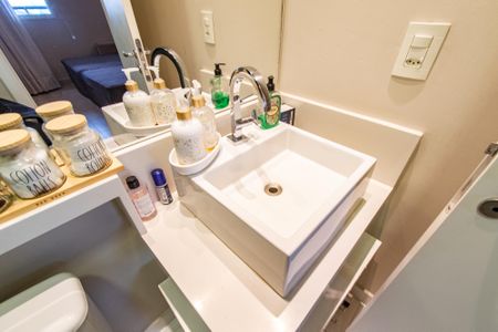 Apartamento à venda com 68m², 2 quartos e 1 vaga Apartamento à venda com 68m², 2 quartos e 1 vagaBanheiro