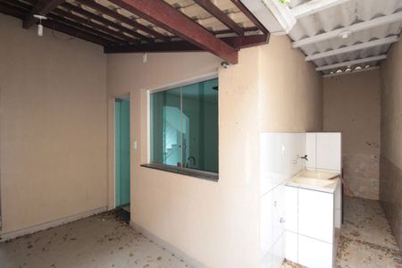 Casa à venda com 85m², 2 quartos e 1 vagaÁrea de Serviço