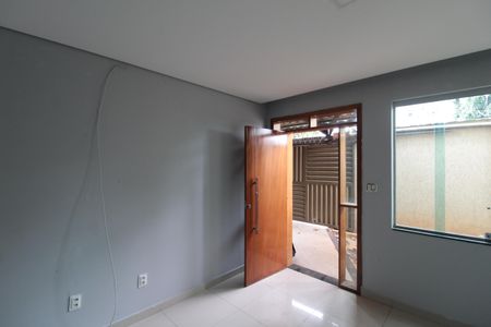 Casa à venda com 85m², 2 quartos e 1 vagaSala