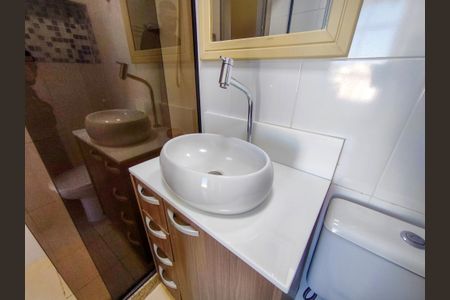 Apartamento à venda com 52m², 2 quartos e sem vagaBanheiro Corredor