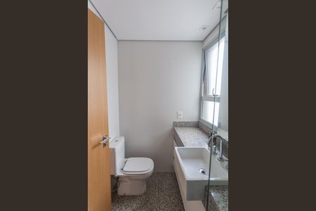 Apartamento à venda com 135m², 2 quartos e 2 vagasBanheiro Social