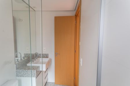 Apartamento à venda com 135m², 2 quartos e 2 vagasBanheiro da Suíte