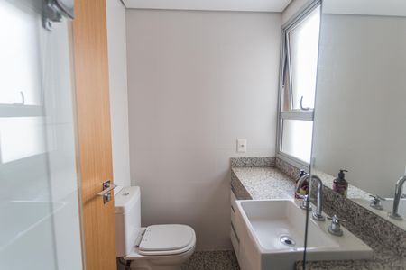 Apartamento à venda com 135m², 2 quartos e 2 vagasBanheiro Social
