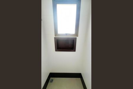 Apartamento à venda com 164m², 3 quartos e 2 vagas Apartamento à venda com 164m², 3 quartos e 2 vagasBanheiro 2