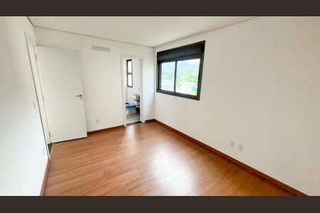 Apartamento à venda com 164m², 3 quartos e 2 vagas Apartamento à venda com 164m², 3 quartos e 2 vagasQuarto