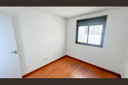 Apartamento à venda com 164m², 3 quartos e 2 vagas Apartamento à venda com 164m², 3 quartos e 2 vagasQuarto 3