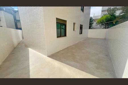 Apartamento à venda com 164m², 3 quartos e 2 vagas Apartamento à venda com 164m², 3 quartos e 2 vagasÁrea comum