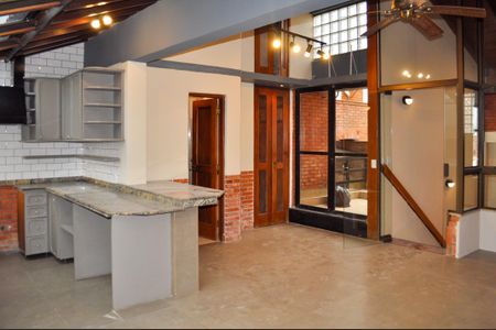Casa de condomínio à venda com 365m², 3 quartos e 4 vagas Casa de condomínio à venda com 365m², 3 quartos e 4 vagasÁrea Gourmet
