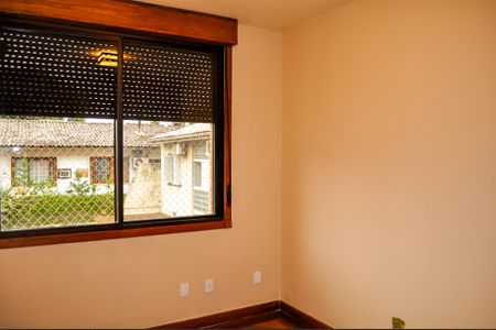 Casa de condomínio à venda com 365m², 3 quartos e 4 vagas Casa de condomínio à venda com 365m², 3 quartos e 4 vagasQuarto 2