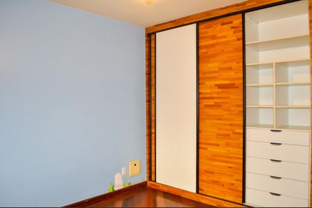 Casa de condomínio à venda com 365m², 3 quartos e 4 vagas Casa de condomínio à venda com 365m², 3 quartos e 4 vagasQuarto 3