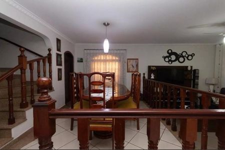 Casa à venda com 192m², 3 quartos e 2 vagas Casa à venda com 192m², 3 quartos e 2 vagasFoto 08