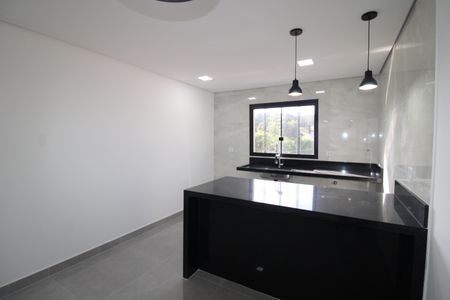 Casa à venda com 185m², 3 quartos e 2 vagasCozinha