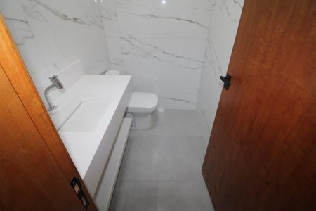 Casa à venda com 185m², 3 quartos e 2 vagasBanheiro