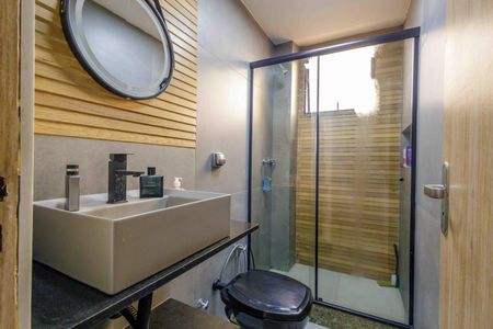 Apartamento à venda com 90m², 2 quartos e 2 vagas Apartamento à venda com 90m², 2 quartos e 2 vagasBanheiro da Suíte