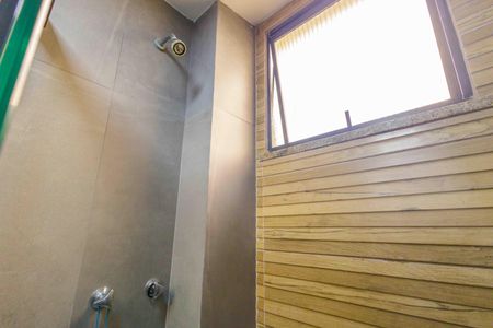 Apartamento à venda com 90m², 2 quartos e 2 vagas Apartamento à venda com 90m², 2 quartos e 2 vagasBanheiro da Suíte