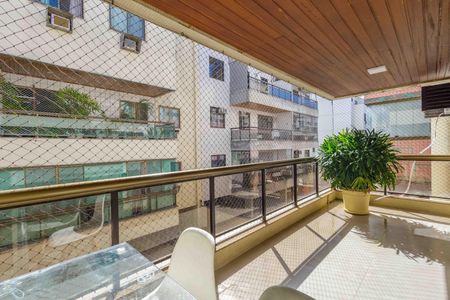 Apartamento à venda com 90m², 2 quartos e 2 vagas Apartamento à venda com 90m², 2 quartos e 2 vagasVaranda