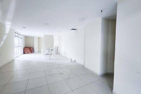 Apartamento à venda com 56m², 2 quartos e 1 vaga Apartamento à venda com 56m², 2 quartos e 1 vagaÁrea comum - Salão de festas