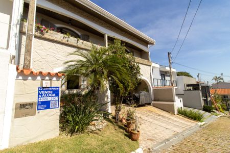 Casa de condomínio à venda com 208m², 4 quartos e 2 vagas Casa de condomínio à venda com 208m², 4 quartos e 2 vagasPlaca