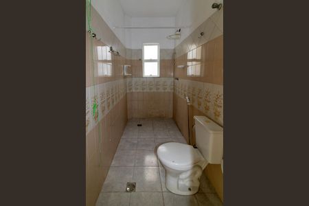 Casa de condomínio à venda com 208m², 4 quartos e 2 vagas Casa de condomínio à venda com 208m², 4 quartos e 2 vagasBanheiro de Serviço