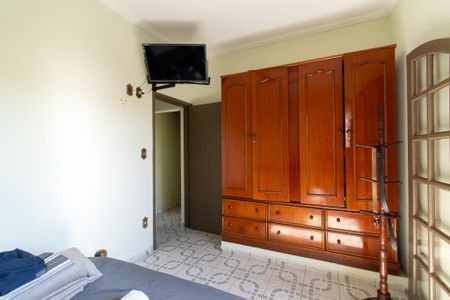 Casa de condomínio à venda com 208m², 4 quartos e 2 vagas Casa de condomínio à venda com 208m², 4 quartos e 2 vagasQuarto 2